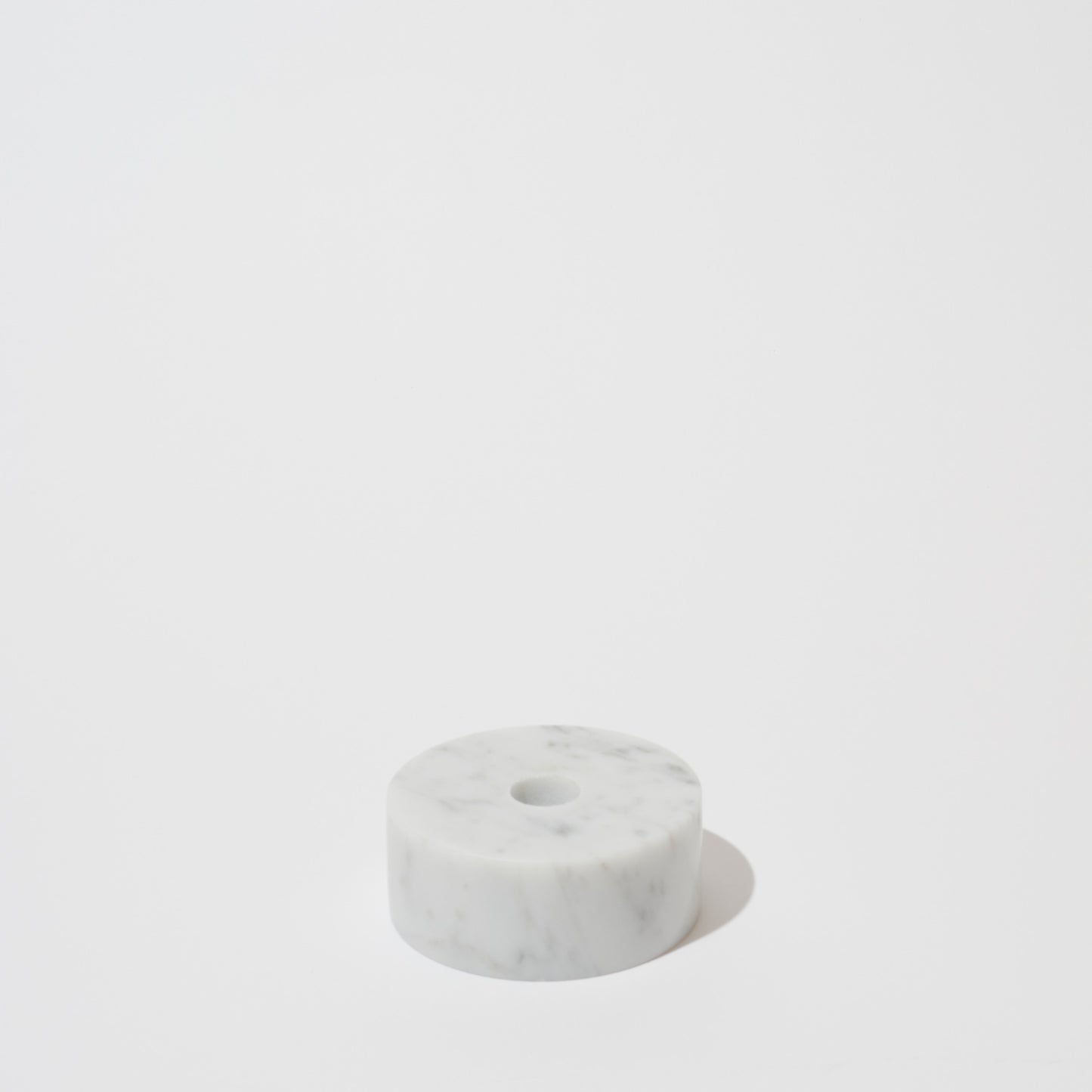 Round Carrara Candleholder